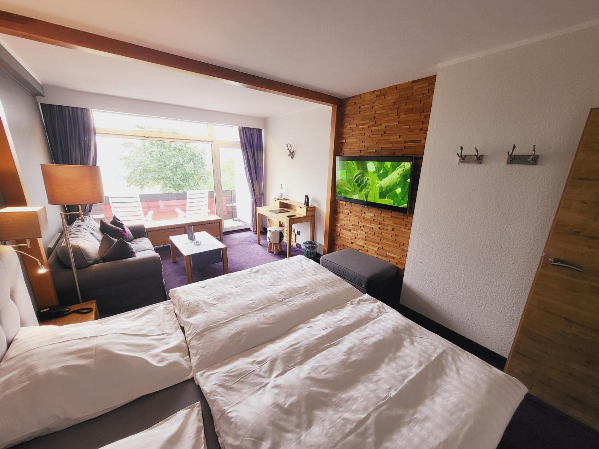 Berghotel Habbel Und Die Welt Kann Warten Cobbenrode Exteriér fotografie