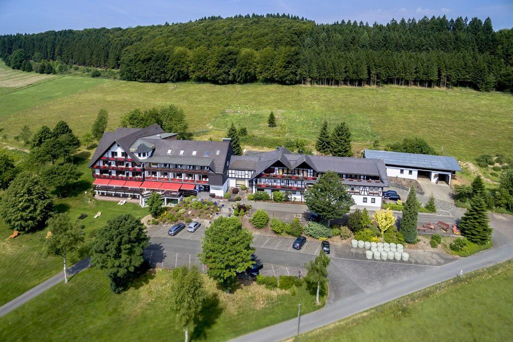 Berghotel Habbel Und Die Welt Kann Warten Cobbenrode Exteriér fotografie