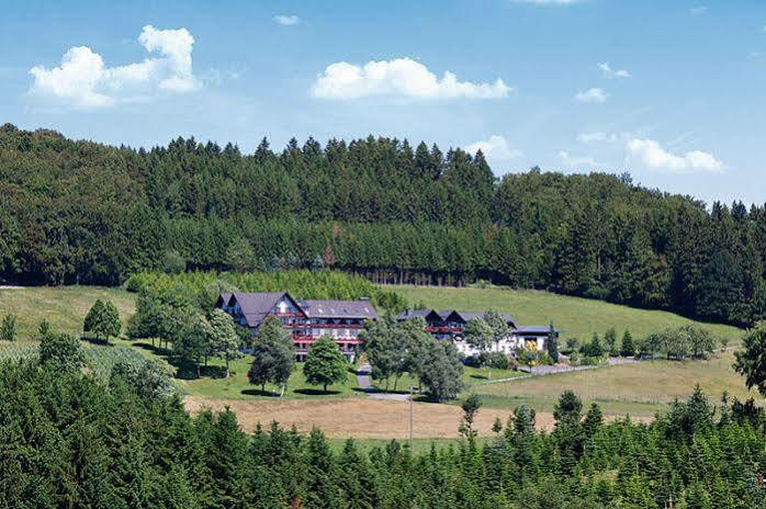 Berghotel Habbel Und Die Welt Kann Warten Cobbenrode Exteriér fotografie